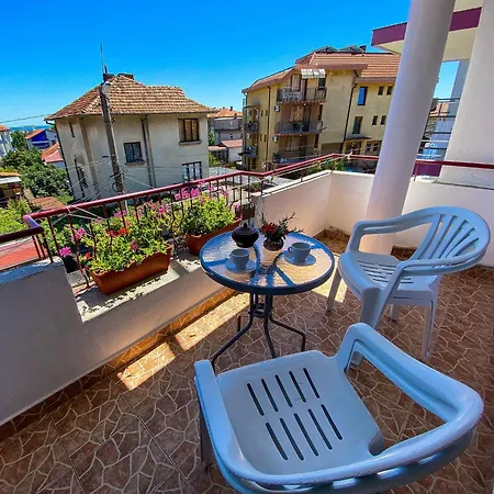 Διαμέρισμα Yana *