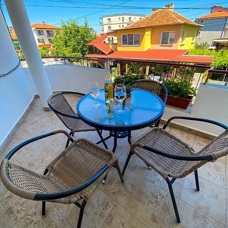 Διαμέρισμα Yana Obzor