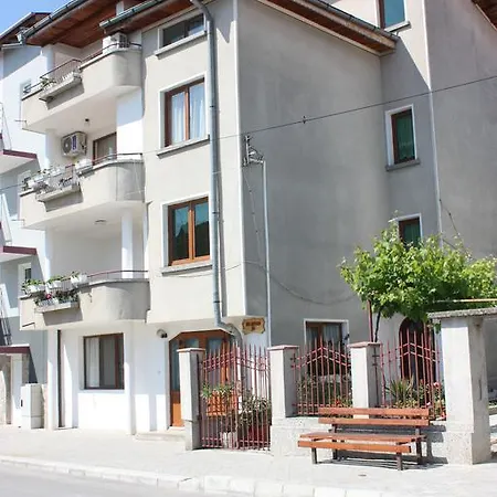 Apartment Yana *